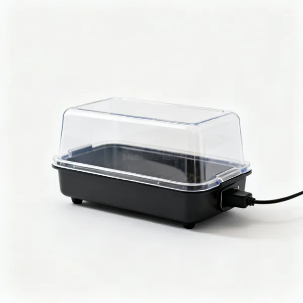 A heated propagator with a clear lid