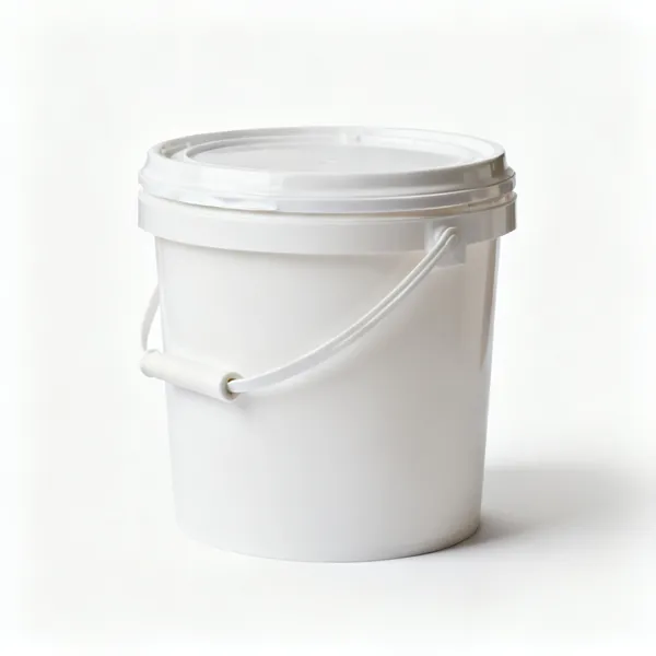 Glaze buckets: A white plastic bucket with a sealed lid