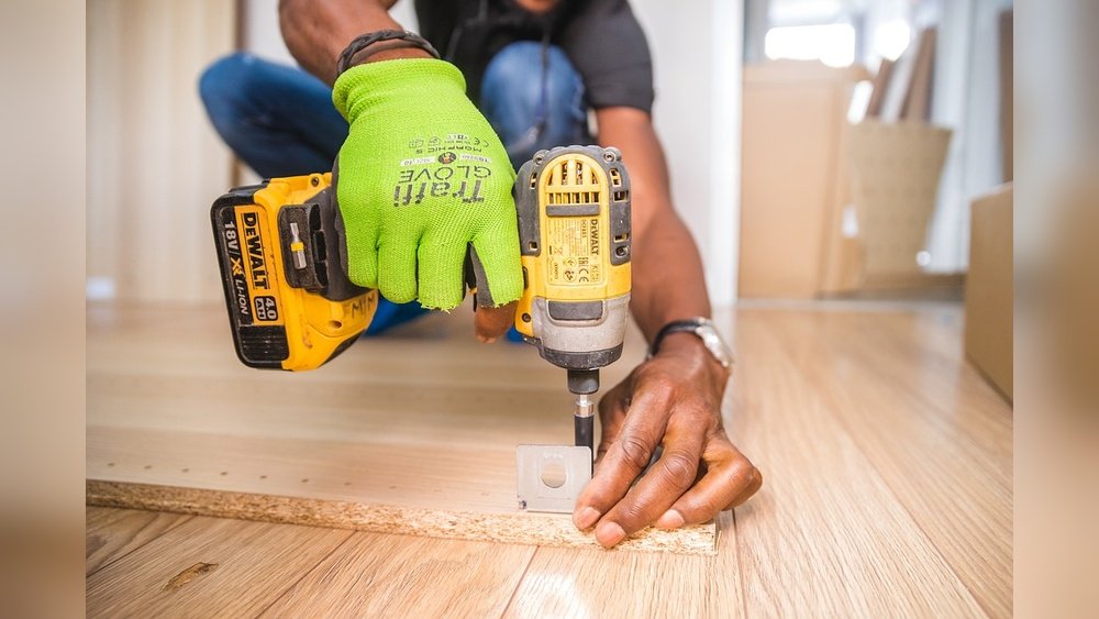 How to Buy Power Tools Safely: Tips for Beginners